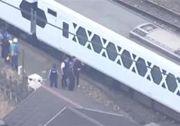 VIDEO | Tren expreso atropella y mata a cuatro trabajadores en las vías VIDEO | Tren expreso atropella y mata a cuatro trabajadores en las vías