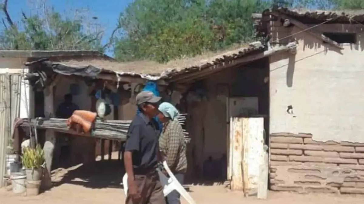 Viven con temor en frágiles viviendas