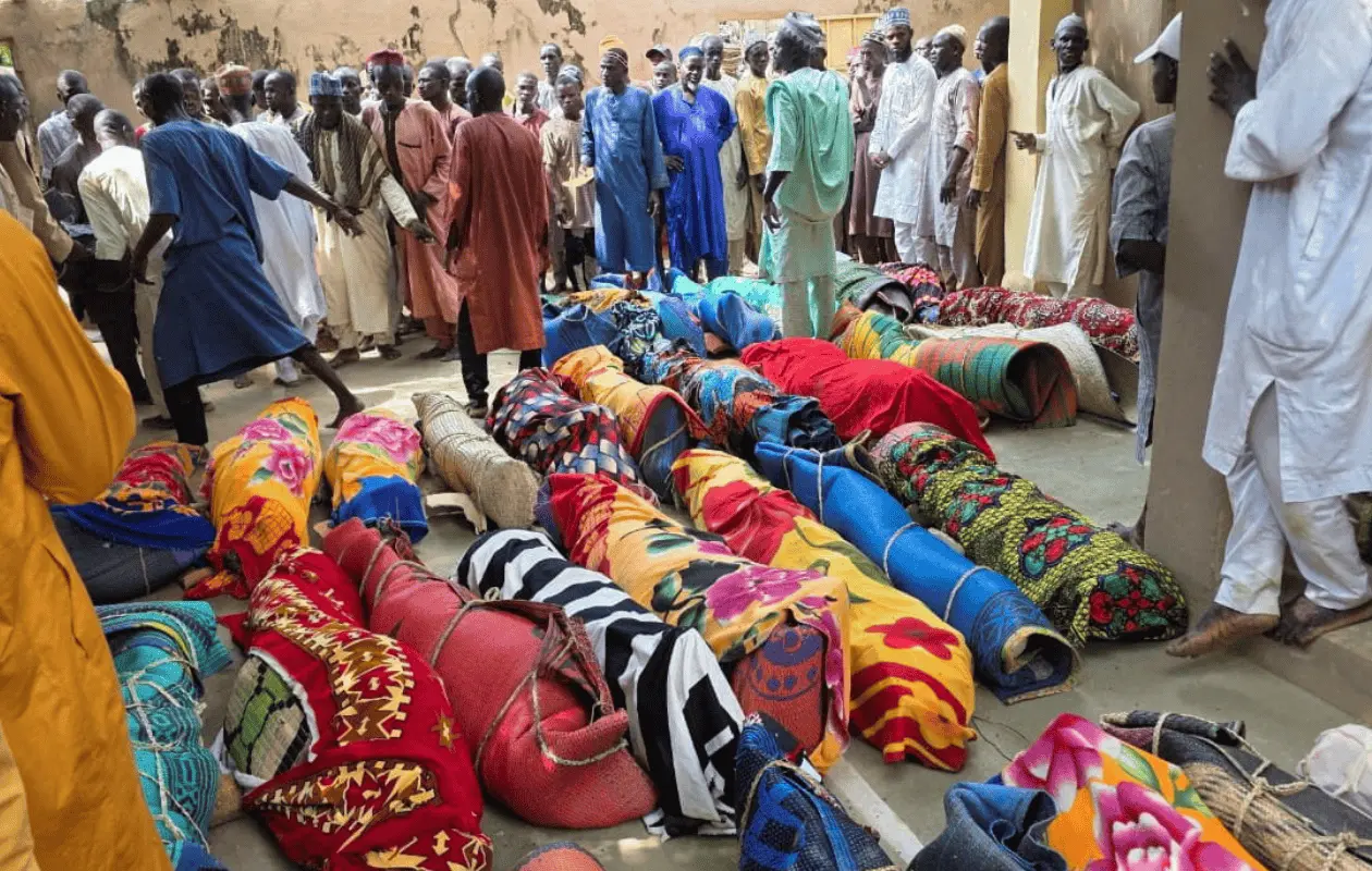 Naufragio en Nigeria deja al menos 50 muertos; viajaban jornaleros y niños