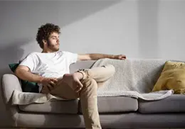 ¿Siempre te sientas en el mismo lugar? Esto podría revelar este hábito sobre tu personalidad, según la psicología ¿Siempre te sientas en el mismo lugar? Esto podría revelar este hábito sobre tu personalidad, según la psicología