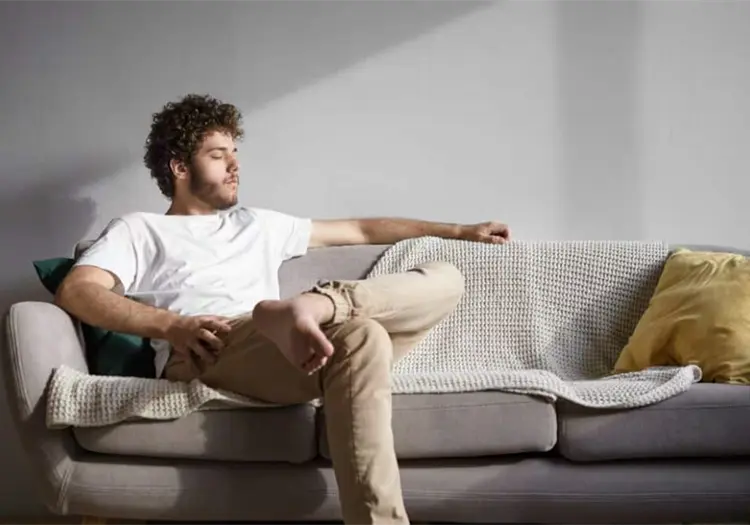 ¿Siempre te sientas en el mismo lugar? Esto podría revelar este hábito sobre tu personalidad, según la psicología