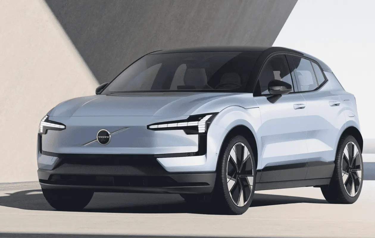 Más de 4 mil Volvo EX30 son llamados a revisión por riesgo de sobrecalentamiento