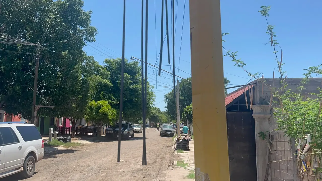Cableado pone en riesgo la seguridad de vecinos en la Ampliación Alameda