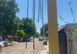 Cableado pone en riesgo la seguridad de vecinos en la Ampliación Alameda Cableado pone en riesgo la seguridad de vecinos en la Ampliación Alameda