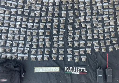 Policía Estatal despliega operativo en Caborca; decomisan droga y detienen a dos