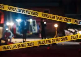 Tiroteo en estacionamiento de centro comercial deja un joven muerto en California; buscan a dos sospechosos