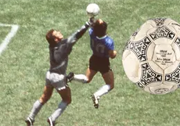 El balón de la “Mano de Dios” es subastado y no cumple con las expectativas