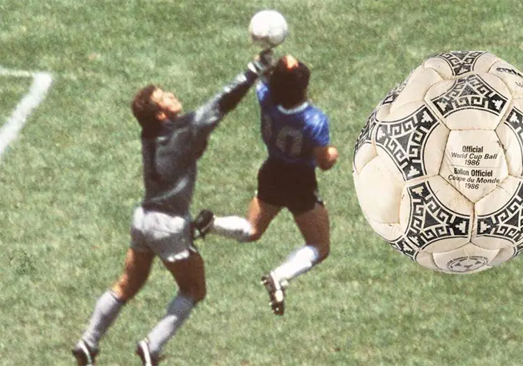 El balón de la “Mano de Dios” es subastado y no cumple con las expectativas