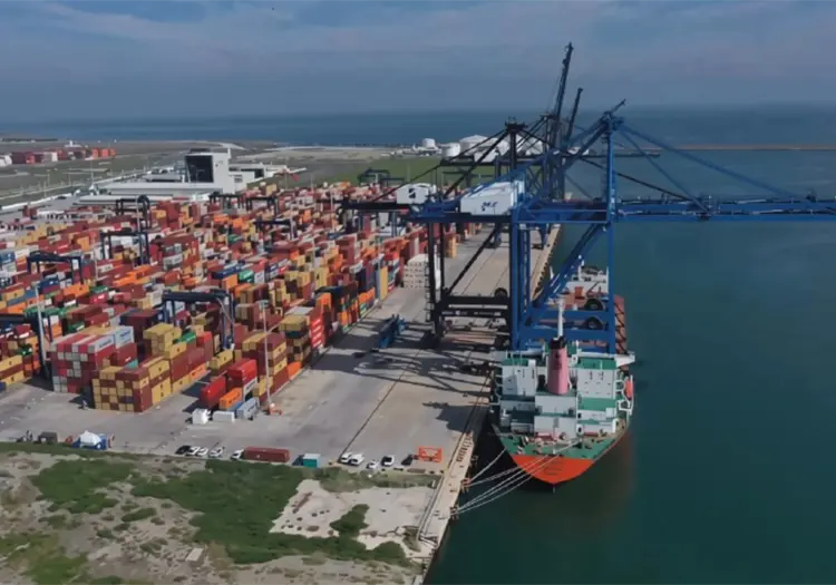 Nuevas grúas impulsarán la carga contenerizada en el Puerto de Guaymas