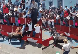 VIDEO | Mujer queda desfigurada tras brutal cornada durante la Huamantlada 2026 en Tlaxcala