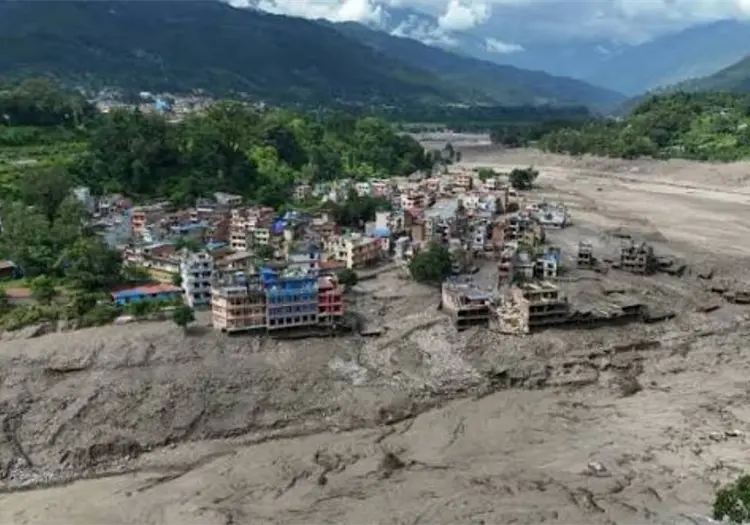 Riada en Nepal: Suman 469 muertos y más de mil 400 desaparecidos