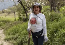 Atacan a balazos a madre buscadora Alma Rosa Rojo en Culiacán Atacan a balazos a madre buscadora Alma Rosa Rojo en Culiacán