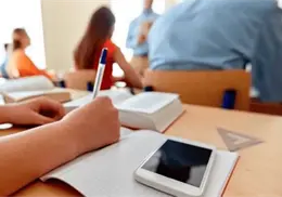 Maestros piden reglas claras para el uso de celulares en planteles escolares Maestros piden reglas claras para el uso de celulares en planteles escolares