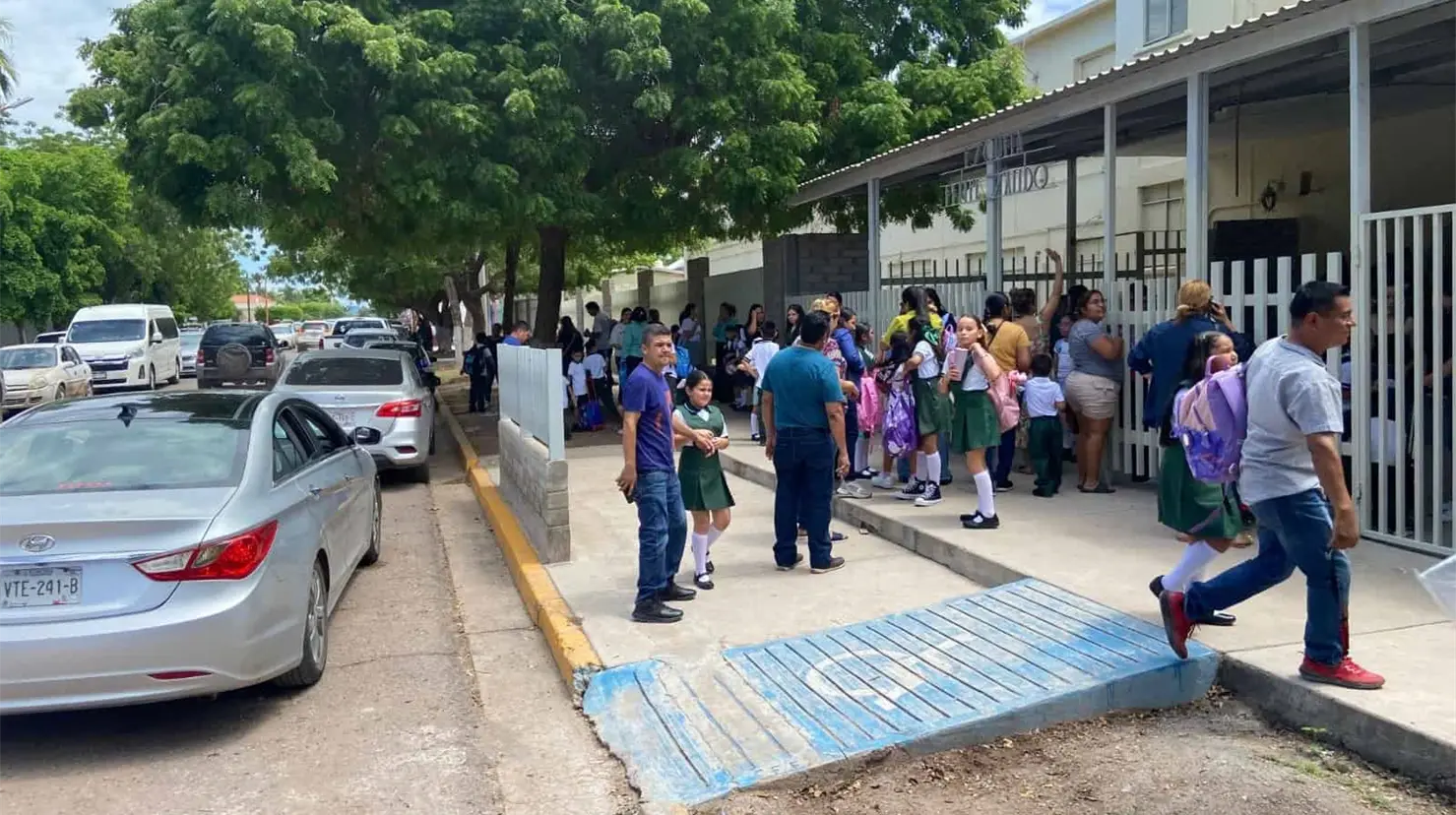 Regresan a clases 54 mil alumnos