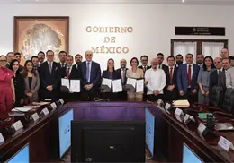 Gobierno y gasolineros extienden acuerdo para mantener bajos los precios del combustible