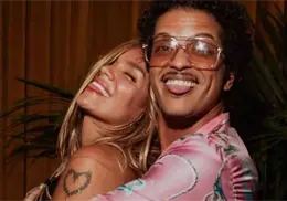 Bruno Mars y Karol G despiertan rumores de romance Bruno Mars y Karol G despiertan rumores de romance