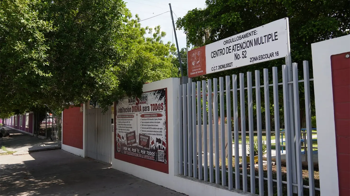 Por las características de los estudiantes, la directora señaló que es urgente retirar a los animales que llegaron, especialmente con el inicio del ciclo escolar