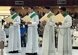 Futuros sacerdotes realizan profesión de fe antes de su ordenación Futuros sacerdotes realizan profesión de fe antes de su ordenación