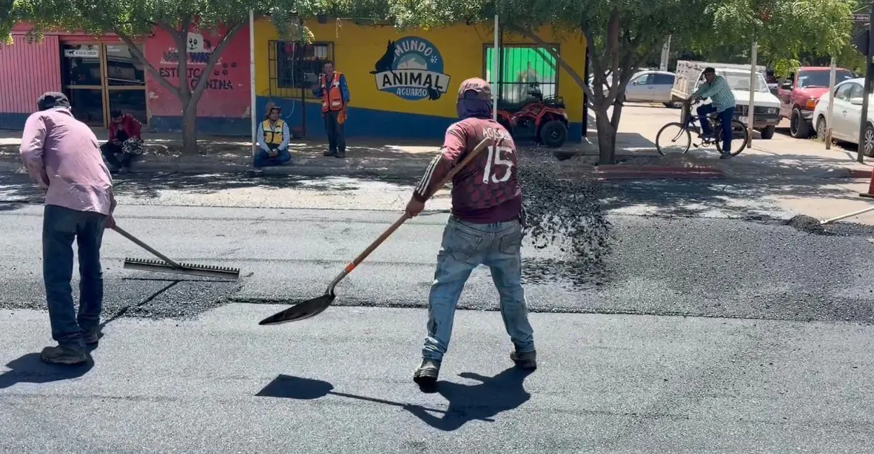 El presidente municipal, Luis Fuentes Aguilar, pone en marcha la rehabilitación de tres tramos clave de la calle Benito Juárez