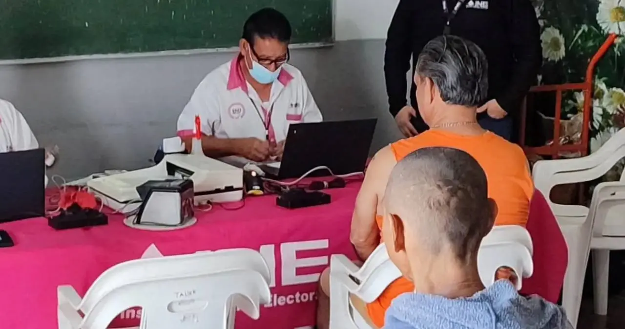 Facilitan sacar la INE a personas privadas de la libertad