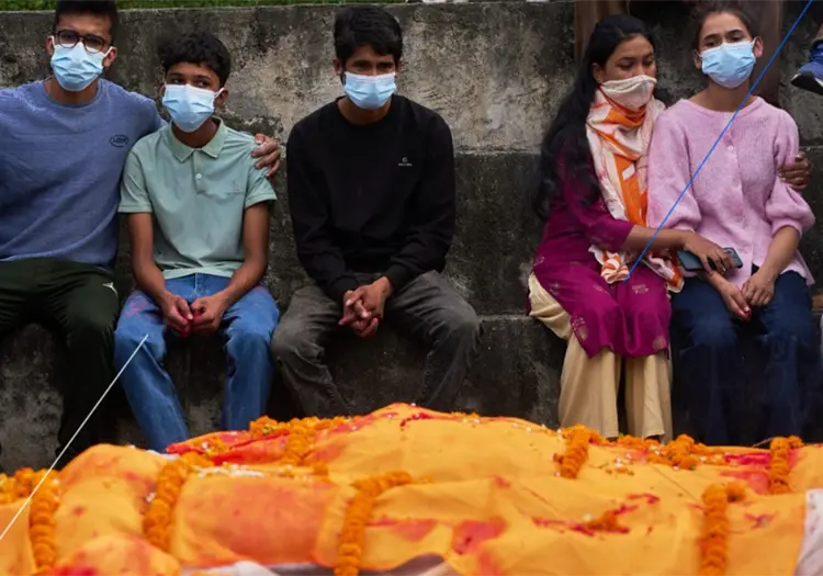 Nepal eleva a mil 127 los muertos y reporta 4 mil 850 desaparecidos por inundaciones