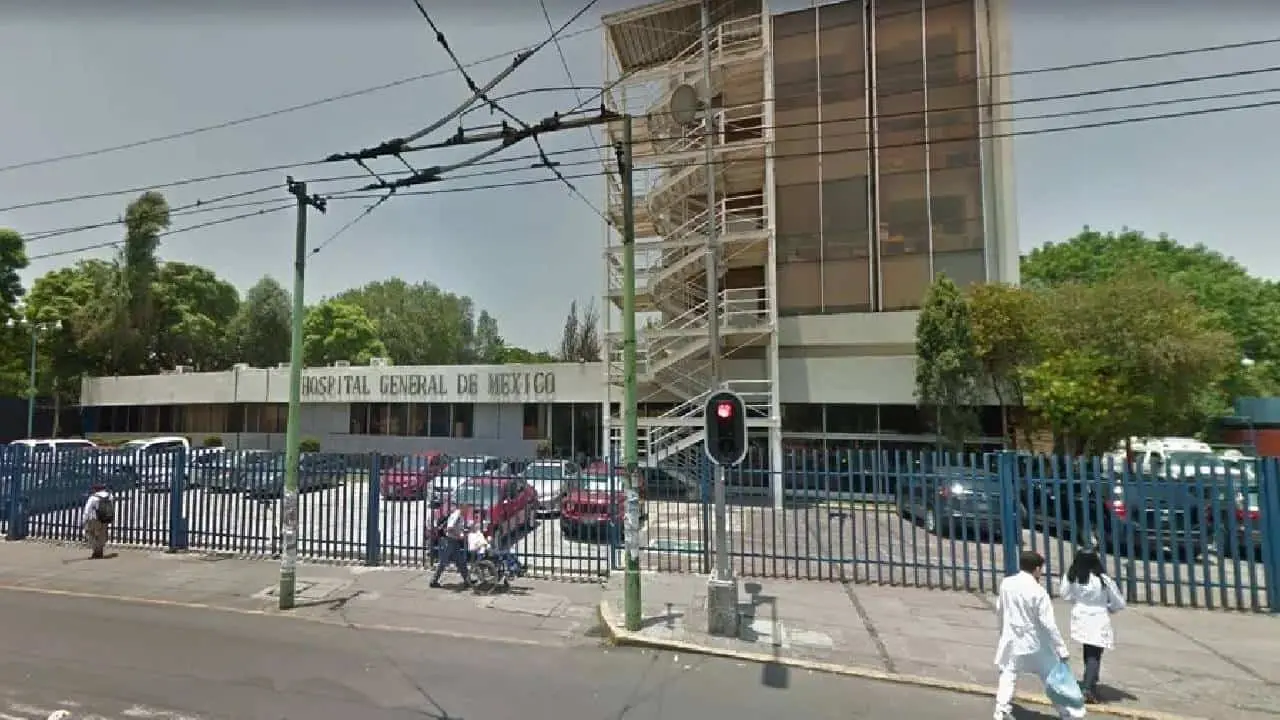 El Hospital General de México suspendió el servicio de comedor para médicos residentes tras detectarse un brote de gastroenteritis asociado temporalmente al consumo de alimentos. Foto: Redes Sociales.
