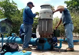 Poniente de Navojoa presenta desabasto de agua tras daños en la línea principal