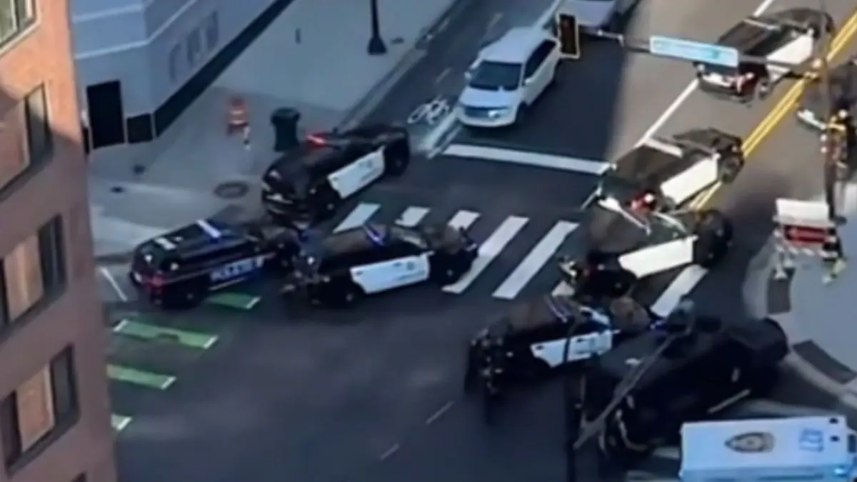VIDEO | Tiroteo en Minneapolis deja dos muertos y varios heridos; policía abatió al presunto atacante