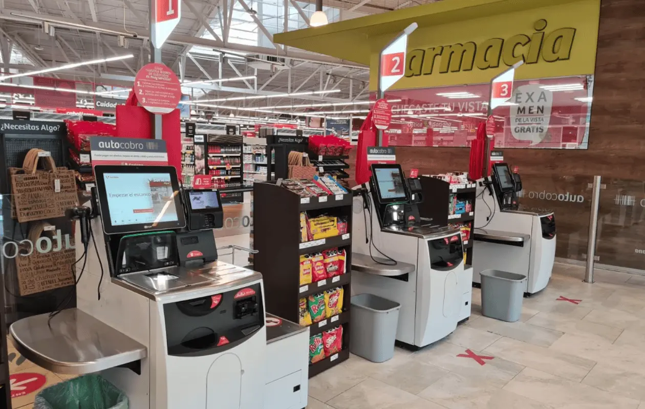La compañía contempla sumar 600 cajas de cobro automático antes de terminar el 2026. Foto: Retailers.mx
