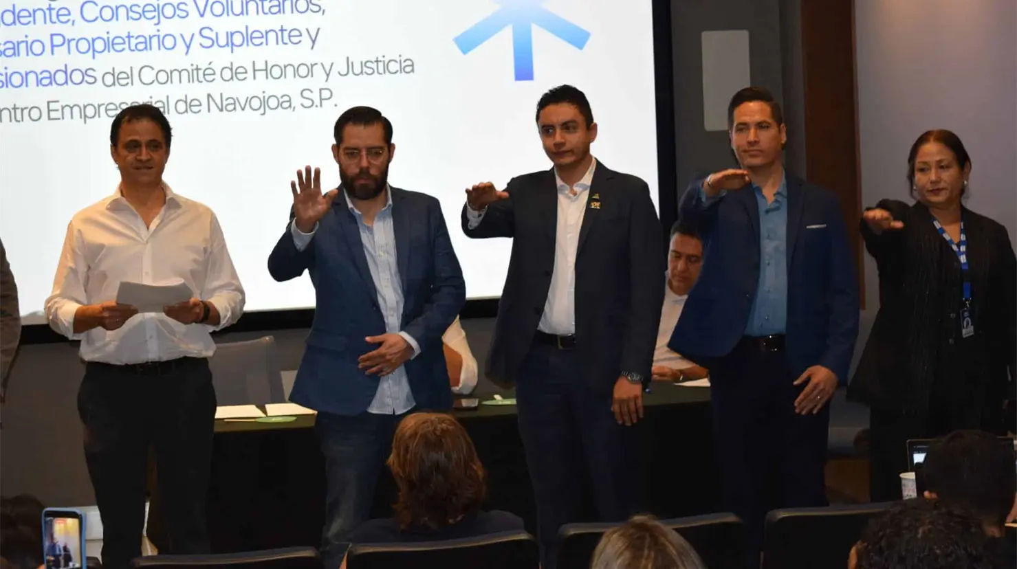Integrantes del Consejo Directivo de la Confederación Patronal de la República Mexicana, Delegación Navojoa, toman protesta