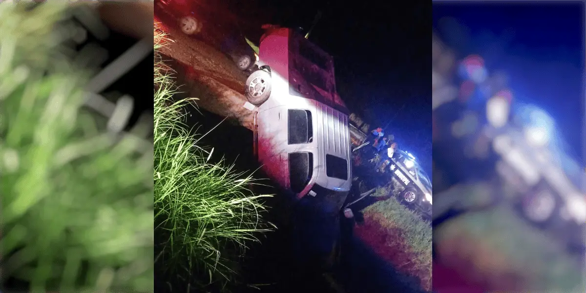 Cae camioneta a dren en el Valle del Yaqui