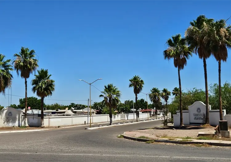 Afecta CFE a cientos de vecinos en Urbi Villa del Real en Ciudad Obregón