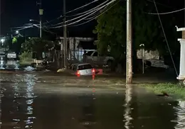 Lluvia de 31 milímetros deja siete incidentes y un vehículo arrastrado en Navojoa