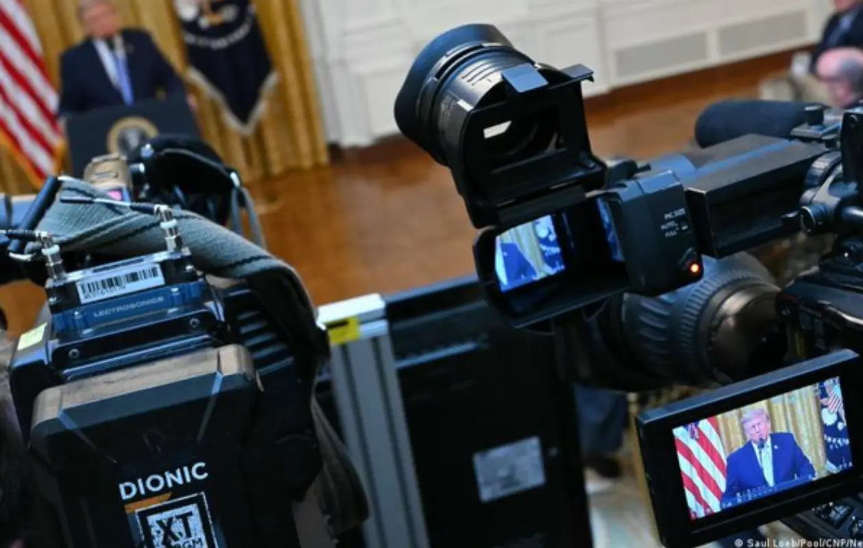 Las cadenas anunciaron una demanda por violación a sus derechos. Foto: x.com