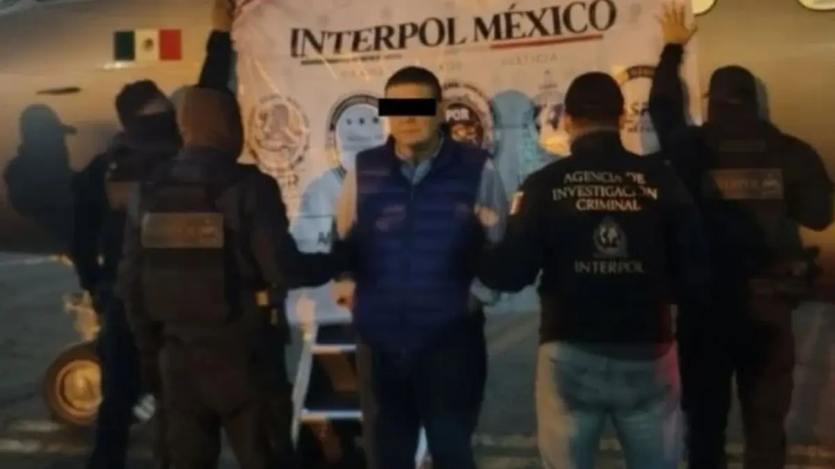 El exfiscal de Chihuahua fue trasladado al penal del Altiplano tras una investigación por posibles irregularidades en un operativo contra un narcolaboratorio FUENTES: X