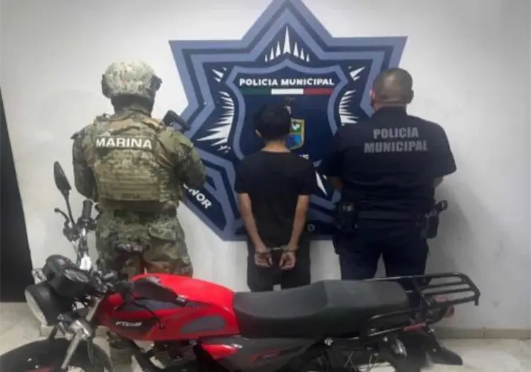 Capturan a menor de edad con moto robada