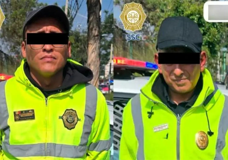 Detienen en Iztapalapa a dos presuntos extorsionadores que usaban uniformes policiales falsos
