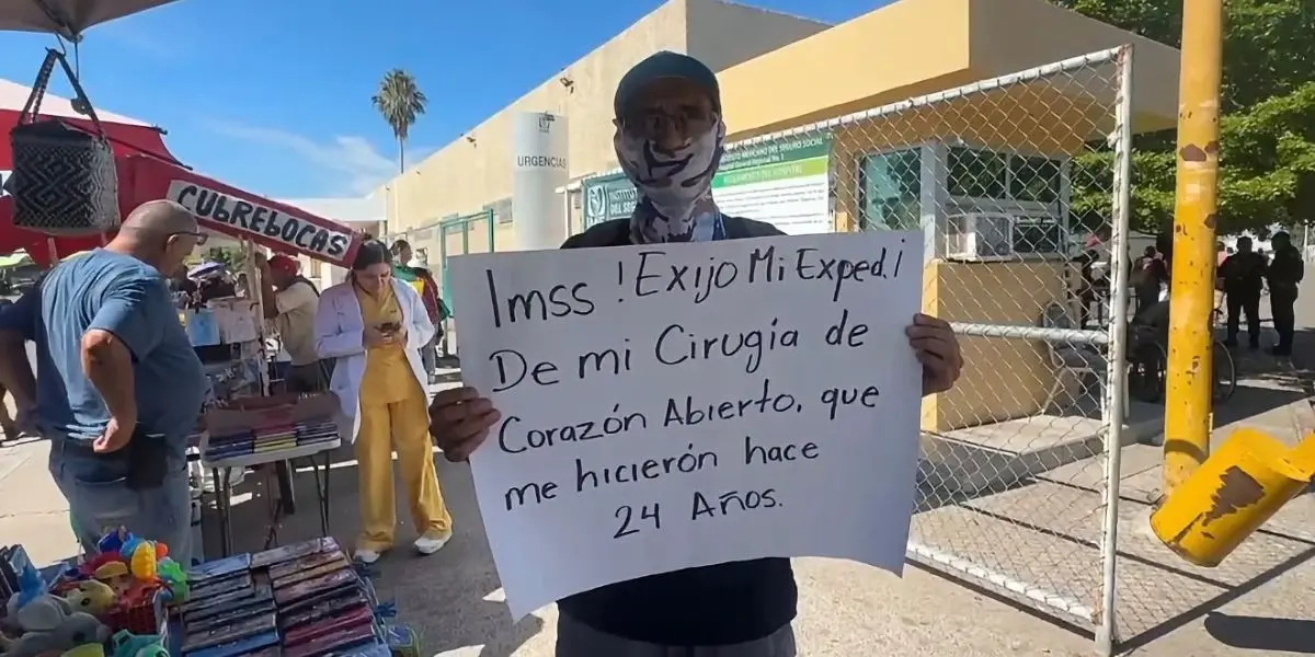 El derechohabiente de 69 años acudió a las instalaciones de salud en Ciudad Obregón para solicitar aclaraciones sobre sus antecedentes médicos y la atención recibida. (Créditos: redes sociales)