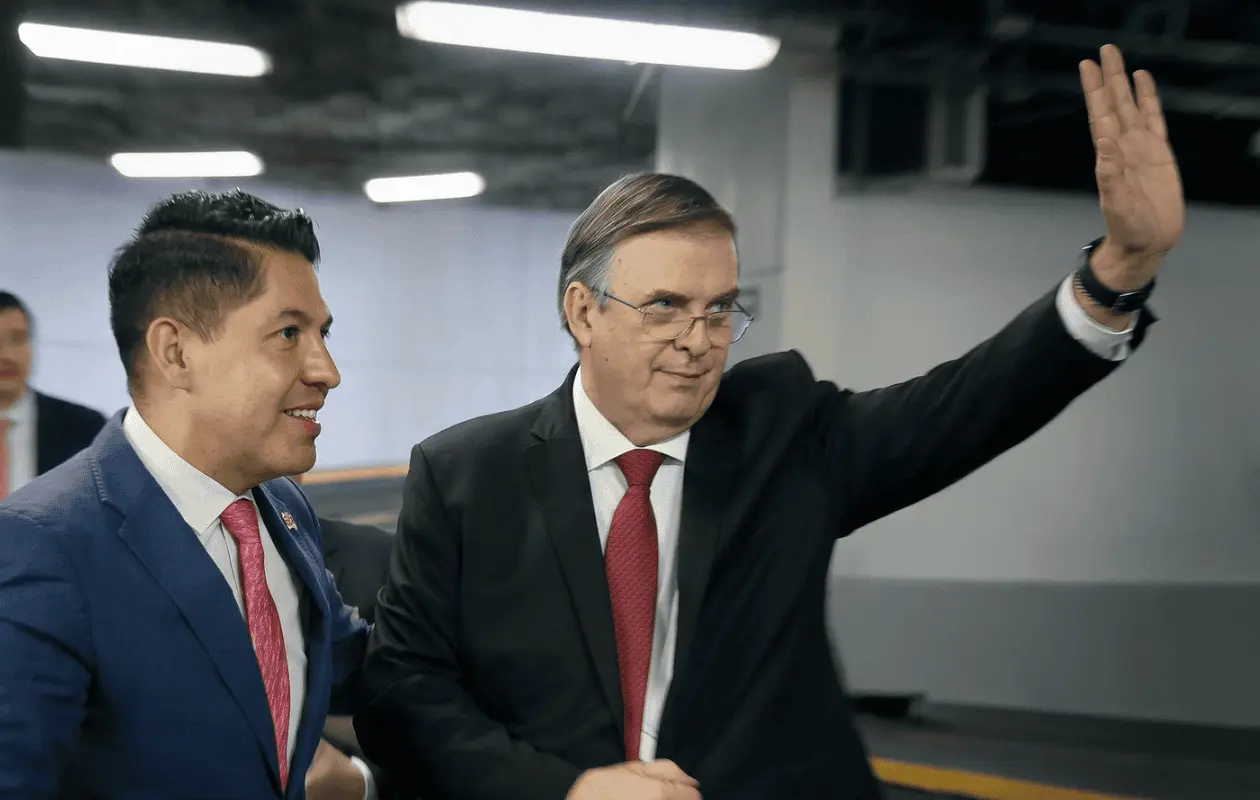 El titular de la Secretaría de Economía fue cuestionado sobre sus aspiraciones políticas. Foto: Cortesía