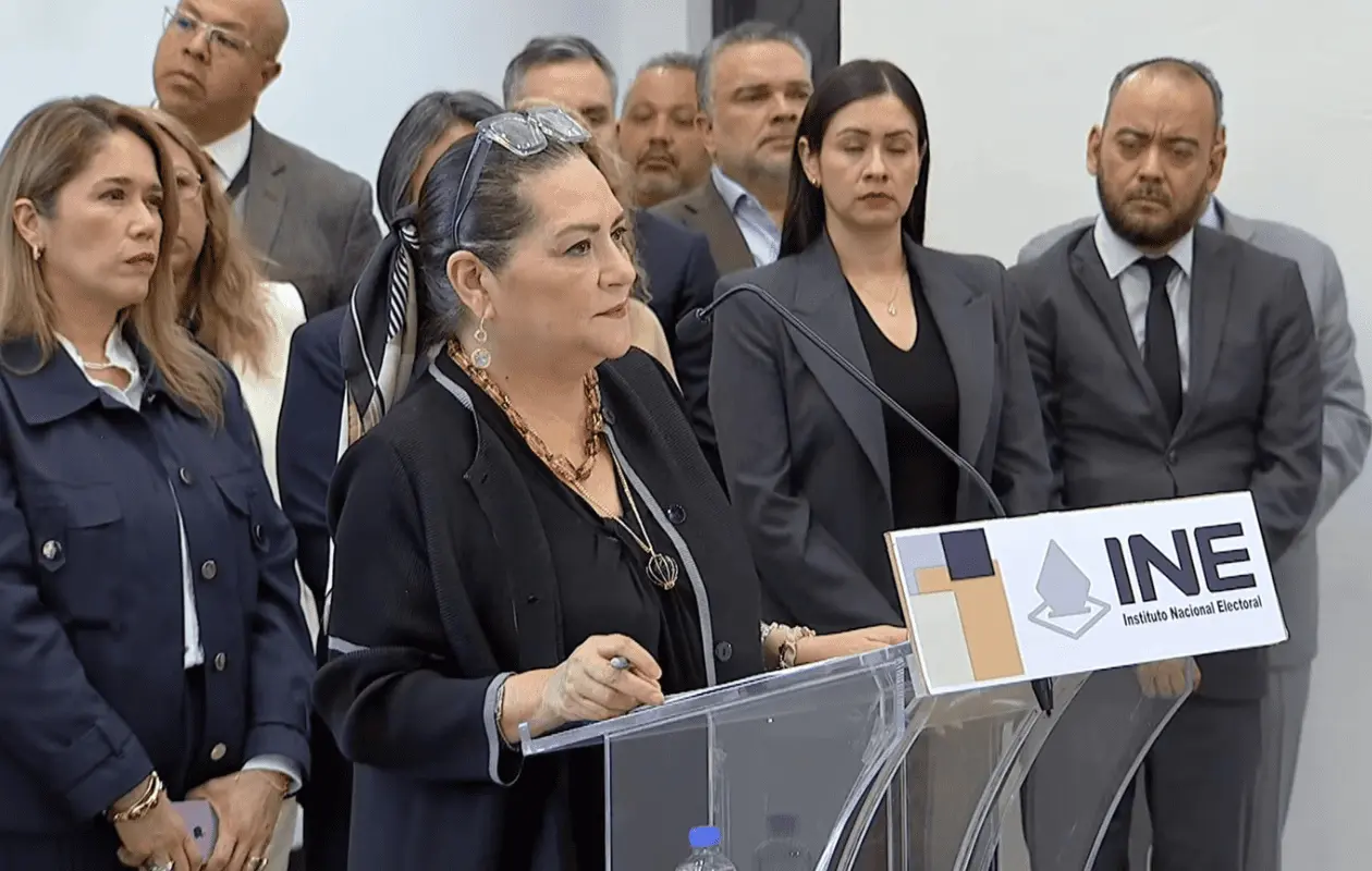 La consejera presidenta del INE salió a dar declaraciones luego de que Claudia Sheinbaum pidiera una explicación pública. Foto: INE