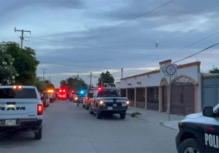 Lo asesinan en la banqueta de su casa