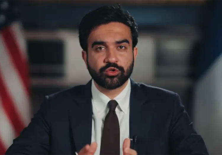 Alcalde de Nueva York orienta en español a inmigrantes sobre sus derechos ante ICE