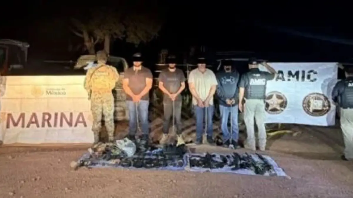 El operativo en Arizpe dejó cuatro detenidos y el decomiso de armas, vehículos y equipo táctico; el objetivo era buscado tras fugarse de prisión FUENTES: X