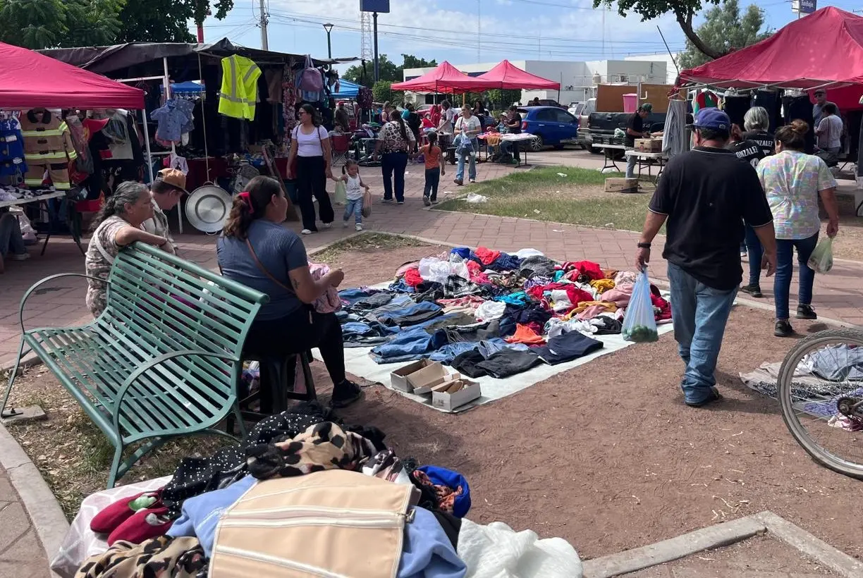 Los pequeños comerciantes de los tianguis se verían afectados con la nueva ley. Foto: Diario del Yaqui