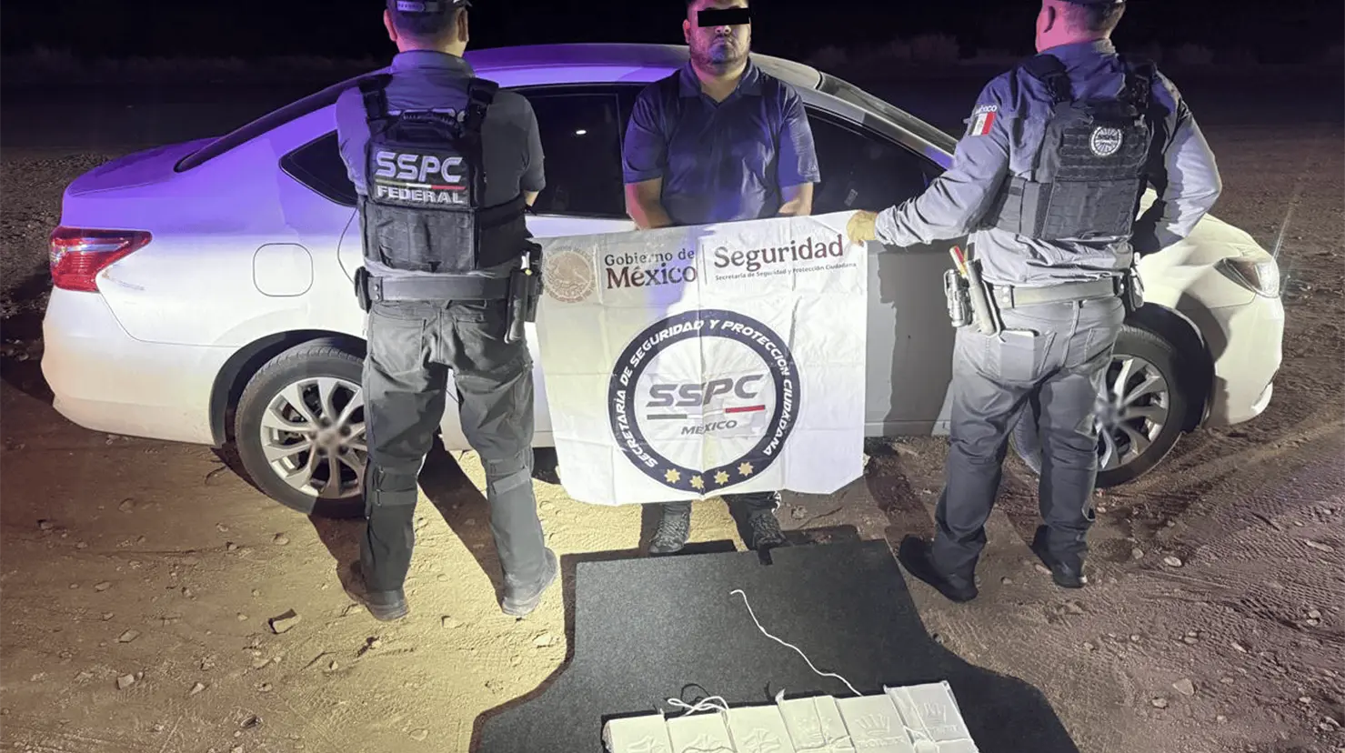 Los agentes federales encontraron la droga tras hacer una minuciosa inspección al automóvil. Foto: Gabinete de Seguridad de México