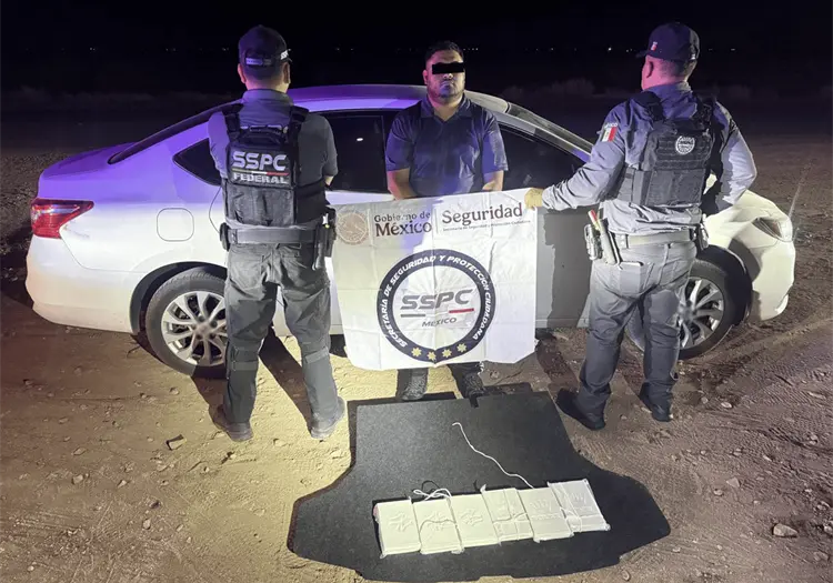Interceptan auto cargado con fentanilo en Navojoa