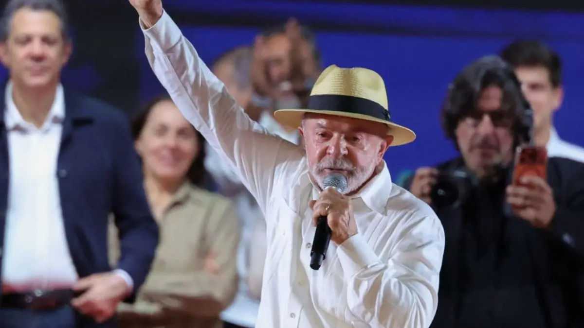 Con más del 95 por ciento de los votos contabilizados, el candidato del Partido de los Trabajadores alcanzó 51.75 por ciento frente a Flávio Bolsonaro FUENTES: X