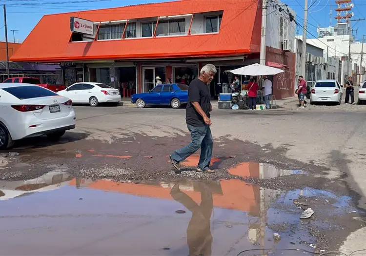 Ambulantes se suman a denuncia por fugas en el centro de Obregón