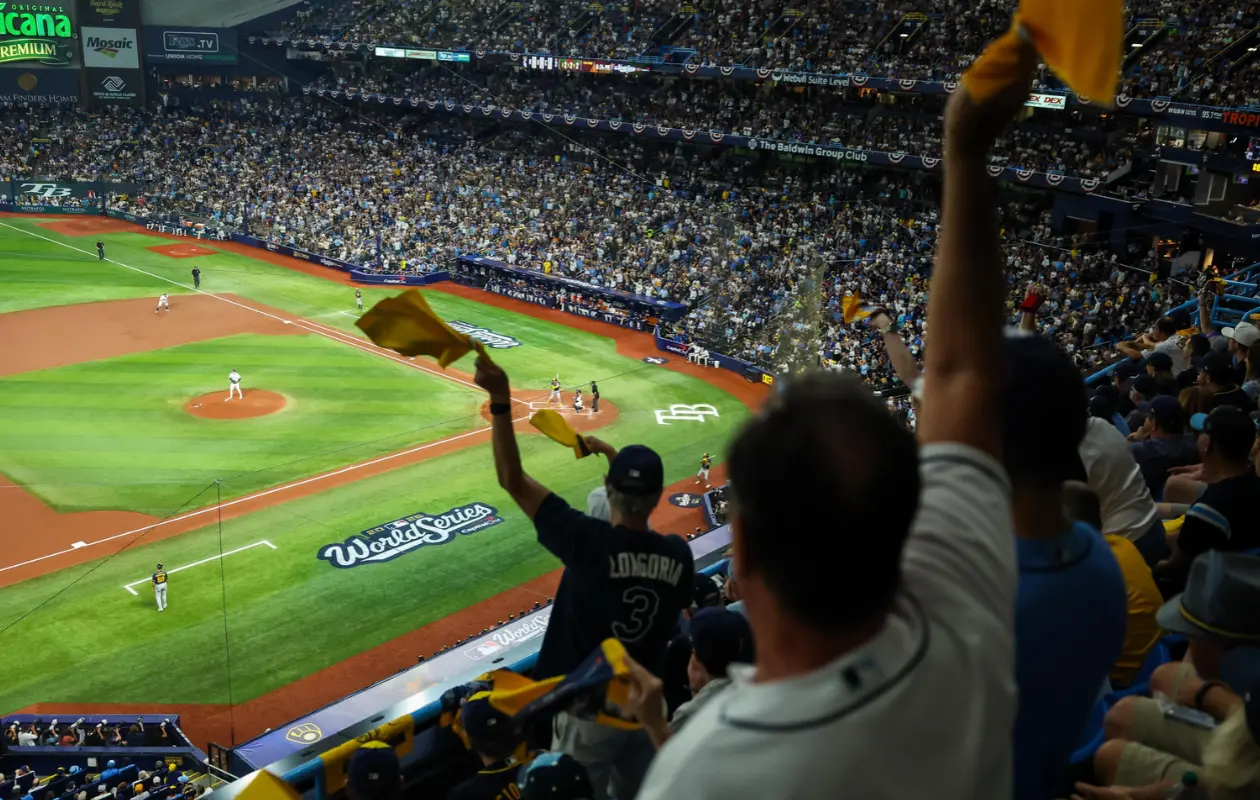 Cerveceros estuvo a tres outs de conseguir el título, pero Rays reaccionó y ganó. Foto: Tampa Bay Rays