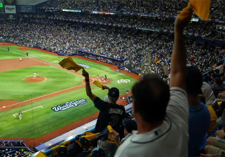 Rays vence a Cerveceros en 12 entradas y obliga a un quinto juego de la Serie Mundial